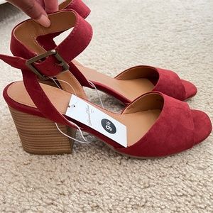 Universal Thread Megan Sandal